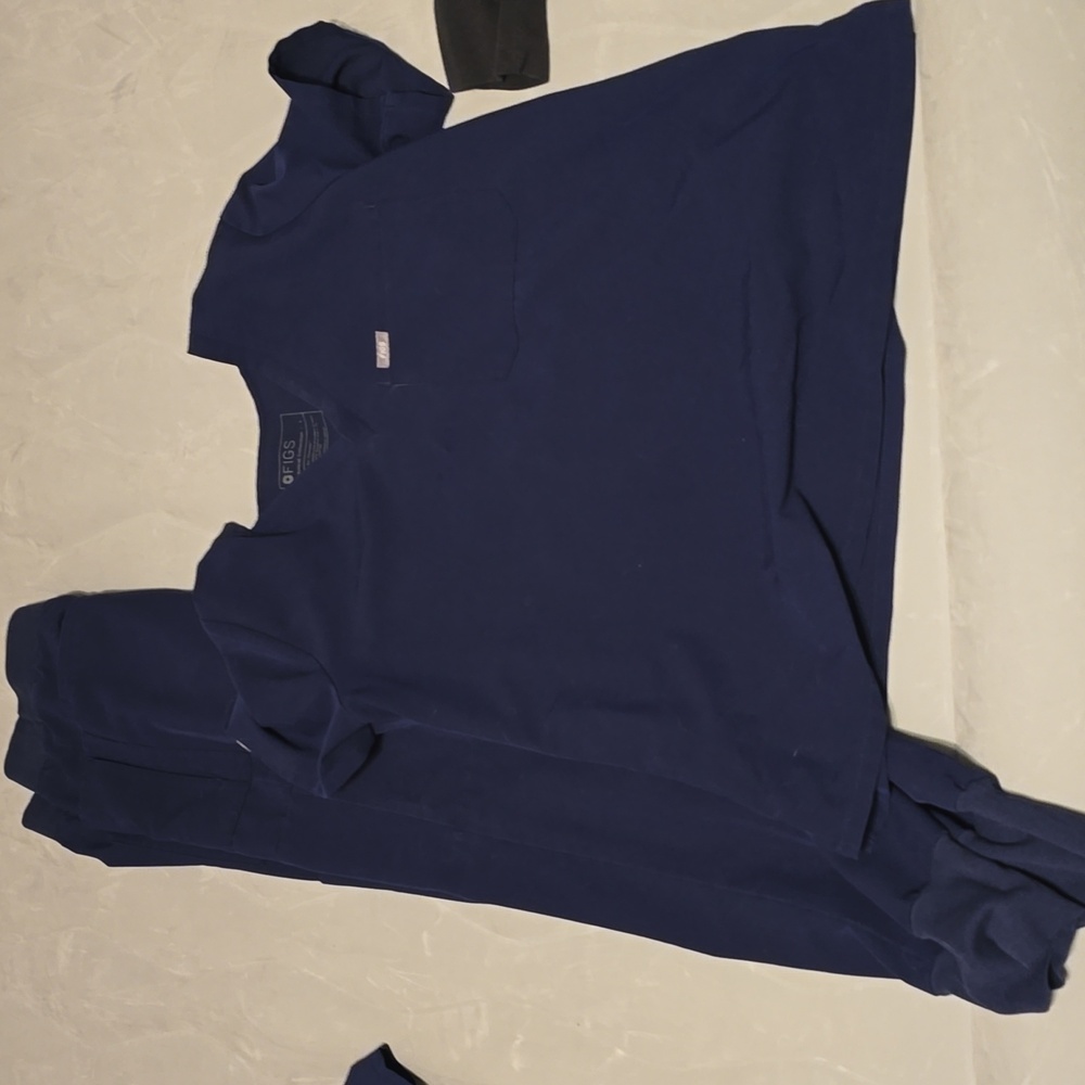 Figs Womens Scrub Set Size Large Navy One Pocket Top